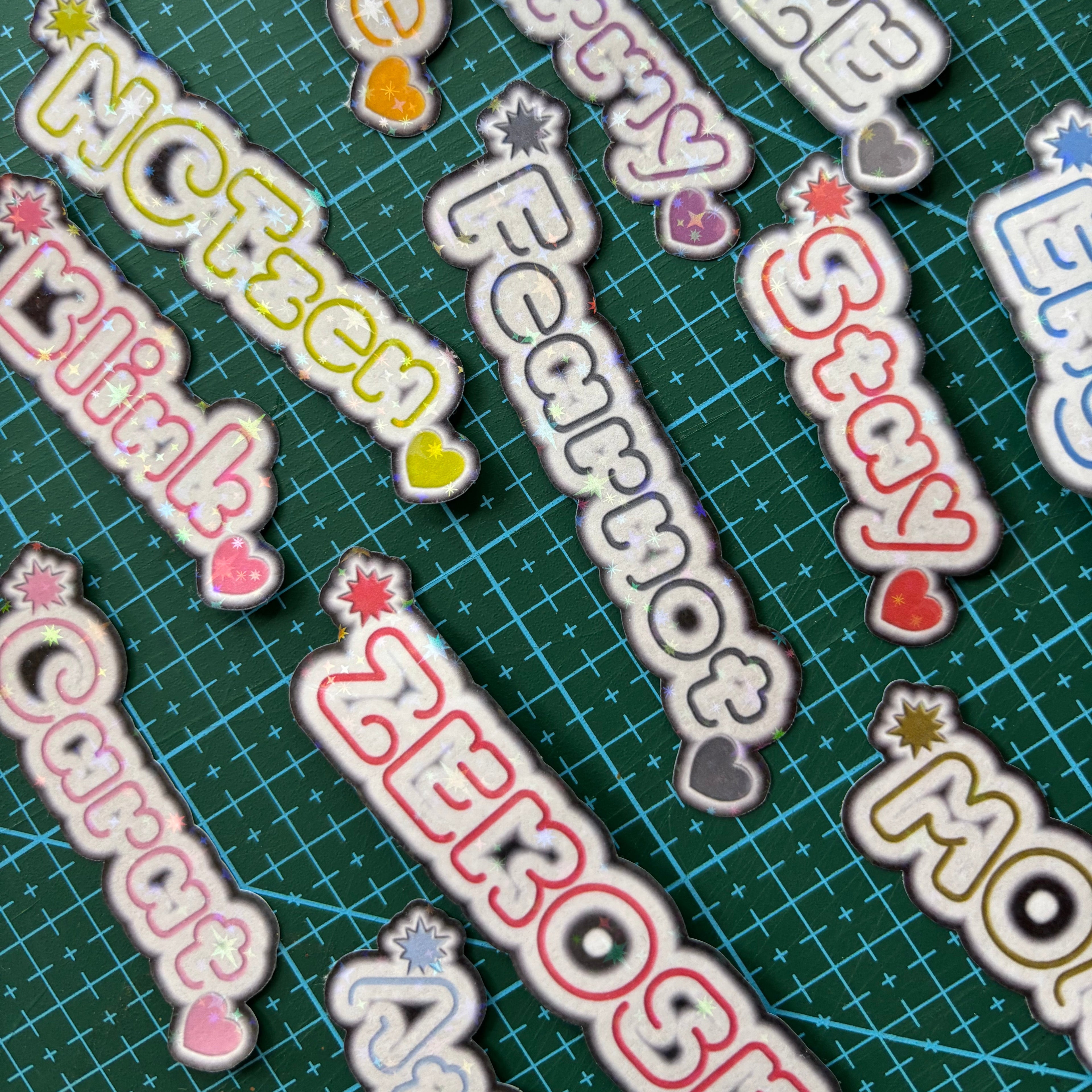 STICKERS FANDOM HOLOGRAPHIQUE